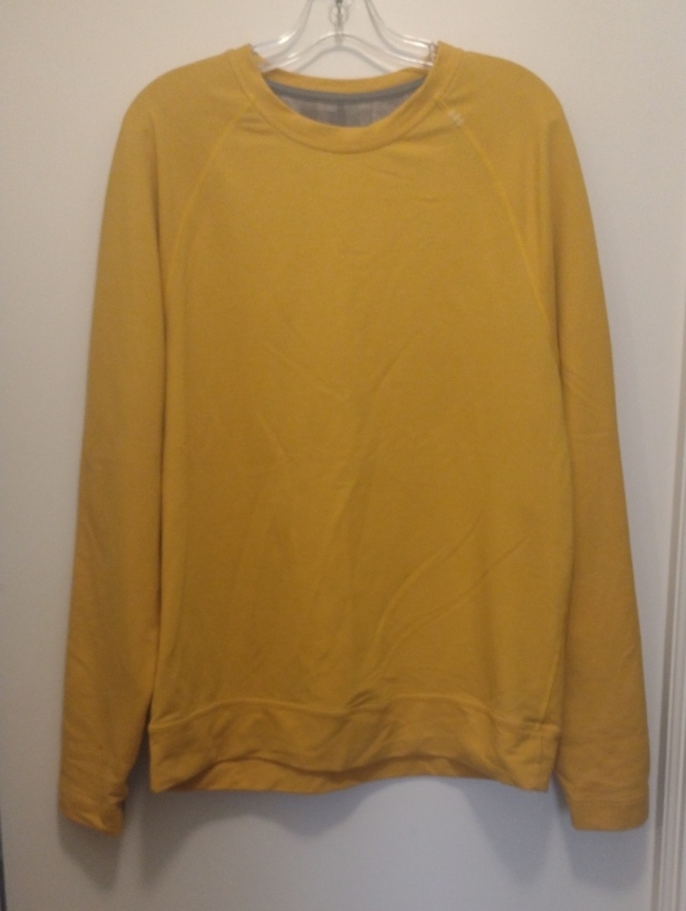Lululemon Men's Mustard Crewneck Sweatshirt (J730)